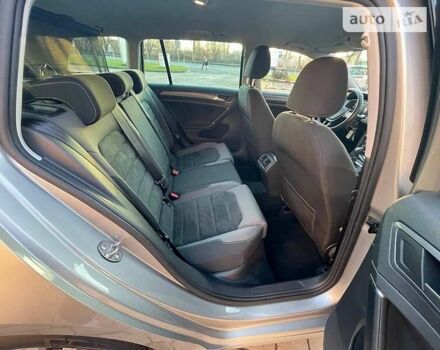 Серый Фольксваген Гольф, объемом двигателя 1.6 л и пробегом 221 тыс. км за 14700 $, фото 4 на Automoto.ua