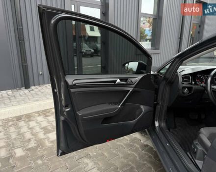 Серый Фольксваген Гольф, объемом двигателя 1.97 л и пробегом 330 тыс. км за 14000 $, фото 27 на Automoto.ua