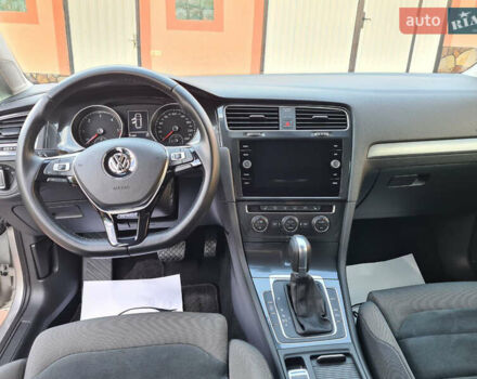 Серый Фольксваген Гольф, объемом двигателя 1.6 л и пробегом 220 тыс. км за 13600 $, фото 7 на Automoto.ua