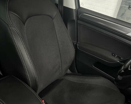 Серый Фольксваген Гольф, объемом двигателя 1.6 л и пробегом 241 тыс. км за 12400 $, фото 28 на Automoto.ua