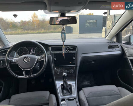 Серый Фольксваген Гольф, объемом двигателя 1.6 л и пробегом 215 тыс. км за 13500 $, фото 7 на Automoto.ua