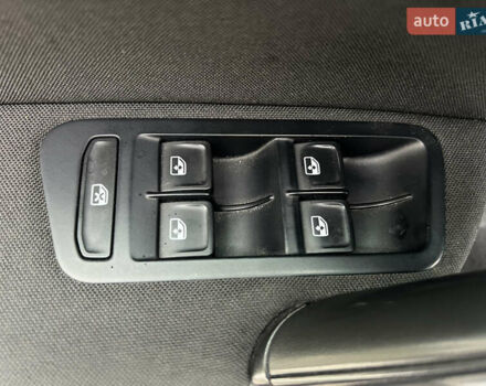 Серый Фольксваген Гольф, объемом двигателя 1.6 л и пробегом 237 тыс. км за 10900 $, фото 21 на Automoto.ua