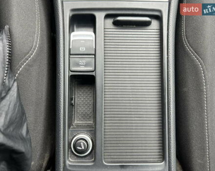 Серый Фольксваген Гольф, объемом двигателя 1.6 л и пробегом 237 тыс. км за 10900 $, фото 27 на Automoto.ua