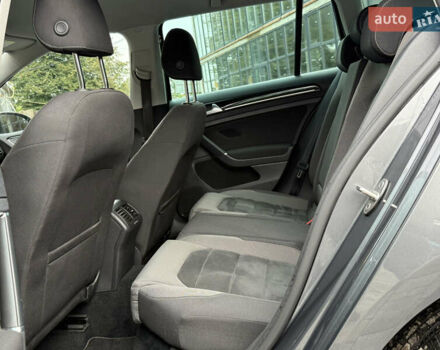 Серый Фольксваген Гольф, объемом двигателя 1.6 л и пробегом 253 тыс. км за 12700 $, фото 37 на Automoto.ua