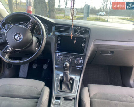 Серый Фольксваген Гольф, объемом двигателя 1.6 л и пробегом 215 тыс. км за 13500 $, фото 20 на Automoto.ua