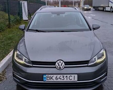 Серый Фольксваген Гольф, объемом двигателя 1.97 л и пробегом 294 тыс. км за 14500 $, фото 2 на Automoto.ua