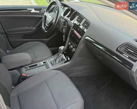 Серый Фольксваген Гольф, объемом двигателя 1.6 л и пробегом 221 тыс. км за 13950 $, фото 46 на Automoto.ua