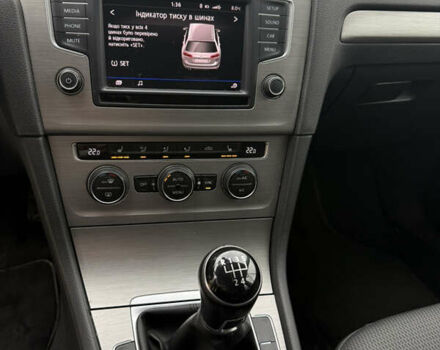 Серый Фольксваген Гольф, объемом двигателя 1.6 л и пробегом 262 тыс. км за 11000 $, фото 21 на Automoto.ua