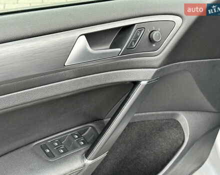 Серый Фольксваген Гольф, объемом двигателя 1.8 л и пробегом 100 тыс. км за 12700 $, фото 53 на Automoto.ua