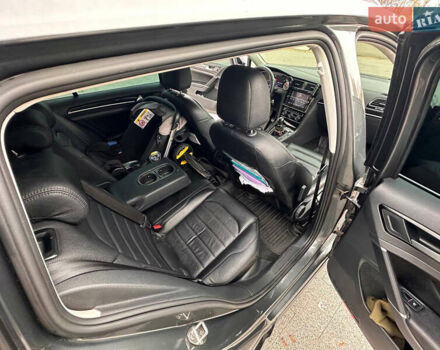 Серый Фольксваген Гольф, объемом двигателя 1.97 л и пробегом 284 тыс. км за 13500 $, фото 22 на Automoto.ua