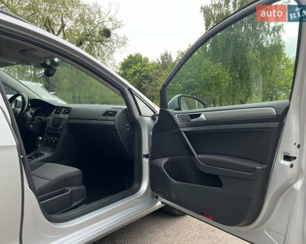 Серый Фольксваген Гольф, объемом двигателя 1.6 л и пробегом 237 тыс. км за 10900 $, фото 37 на Automoto.ua