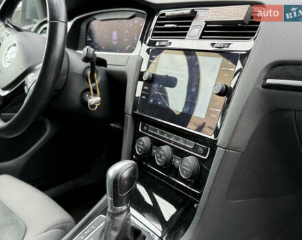 Серый Фольксваген Гольф, объемом двигателя 1.6 л и пробегом 253 тыс. км за 12700 $, фото 44 на Automoto.ua