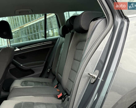 Серый Фольксваген Гольф, объемом двигателя 1.6 л и пробегом 253 тыс. км за 12700 $, фото 38 на Automoto.ua