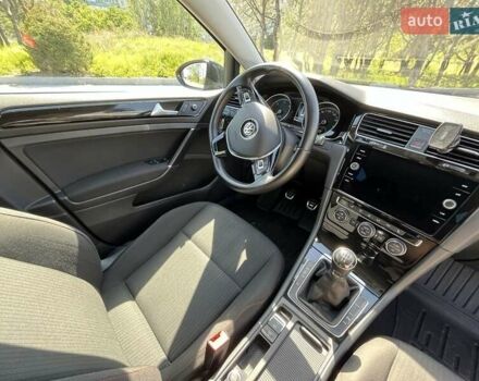 Сірий Фольксваген Гольф, об'ємом двигуна 1.6 л та пробігом 214 тис. км за 13000 $, фото 5 на Automoto.ua