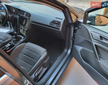 Серый Фольксваген Гольф, объемом двигателя 1.97 л и пробегом 244 тыс. км за 15200 $, фото 8 на Automoto.ua