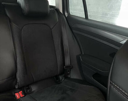 Серый Фольксваген Гольф, объемом двигателя 1.6 л и пробегом 241 тыс. км за 12400 $, фото 30 на Automoto.ua