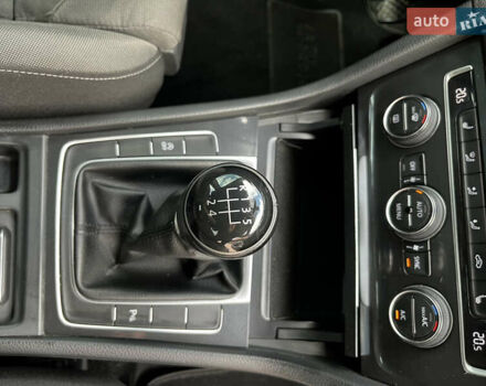 Серый Фольксваген Гольф, объемом двигателя 1.6 л и пробегом 267 тыс. км за 14200 $, фото 25 на Automoto.ua