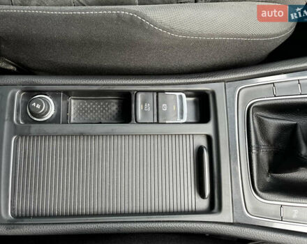 Серый Фольксваген Гольф, объемом двигателя 1.6 л и пробегом 267 тыс. км за 14200 $, фото 26 на Automoto.ua