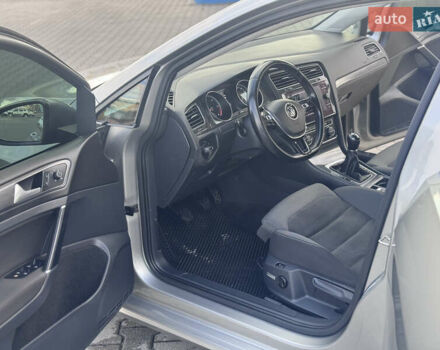 Серый Фольксваген Гольф, объемом двигателя 1.6 л и пробегом 228 тыс. км за 11500 $, фото 47 на Automoto.ua