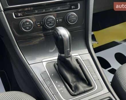 Серый Фольксваген Гольф, объемом двигателя 1.6 л и пробегом 236 тыс. км за 11900 $, фото 6 на Automoto.ua