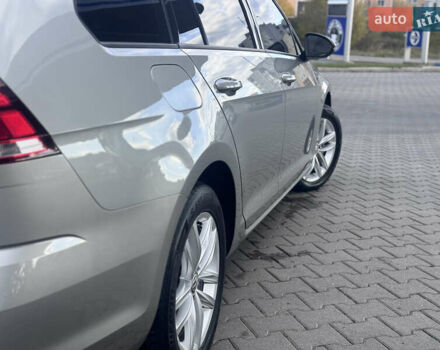 Серый Фольксваген Гольф, объемом двигателя 1.6 л и пробегом 228 тыс. км за 11500 $, фото 2 на Automoto.ua