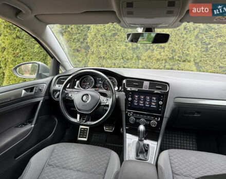 Сірий Фольксваген Гольф, об'ємом двигуна 1.6 л та пробігом 272 тис. км за 12000 $, фото 9 на Automoto.ua