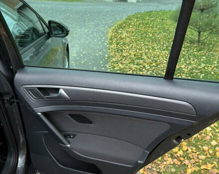 Серый Фольксваген Гольф, объемом двигателя 1.6 л и пробегом 139 тыс. км за 13800 $, фото 51 на Automoto.ua