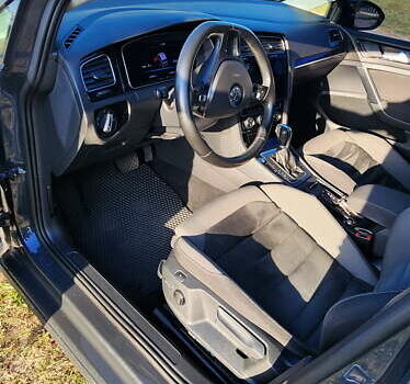 Серый Фольксваген Гольф, объемом двигателя 1.97 л и пробегом 214 тыс. км за 17200 $, фото 19 на Automoto.ua