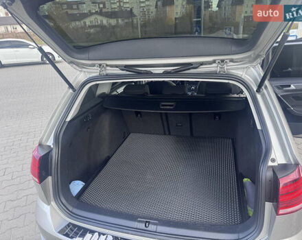 Серый Фольксваген Гольф, объемом двигателя 1.6 л и пробегом 228 тыс. км за 11500 $, фото 34 на Automoto.ua