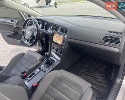 Серый Фольксваген Гольф, объемом двигателя 1.6 л и пробегом 228 тыс. км за 11500 $, фото 32 на Automoto.ua