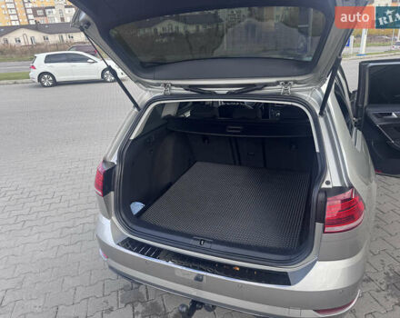 Серый Фольксваген Гольф, объемом двигателя 1.6 л и пробегом 228 тыс. км за 11500 $, фото 51 на Automoto.ua