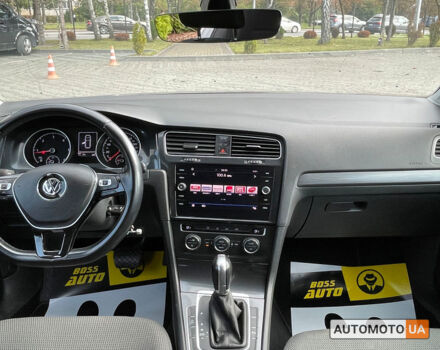 Серый Фольксваген Гольф, объемом двигателя 1.6 л и пробегом 230 тыс. км за 12900 $, фото 10 на Automoto.ua