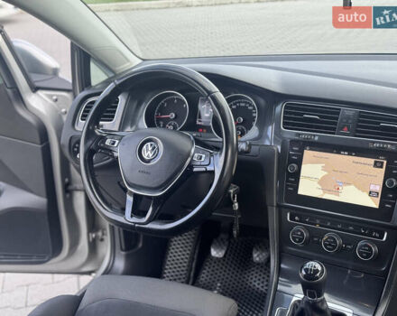 Серый Фольксваген Гольф, объемом двигателя 1.6 л и пробегом 228 тыс. км за 11500 $, фото 4 на Automoto.ua