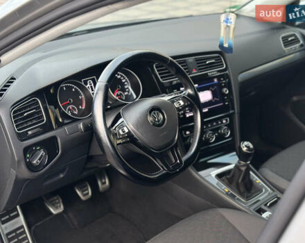 Серый Фольксваген Гольф, объемом двигателя 1.97 л и пробегом 262 тыс. км за 13799 $, фото 7 на Automoto.ua