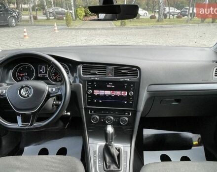 Серый Фольксваген Гольф, объемом двигателя 1.6 л и пробегом 236 тыс. км за 11900 $, фото 3 на Automoto.ua