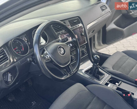 Серый Фольксваген Гольф, объемом двигателя 1.6 л и пробегом 228 тыс. км за 11500 $, фото 48 на Automoto.ua