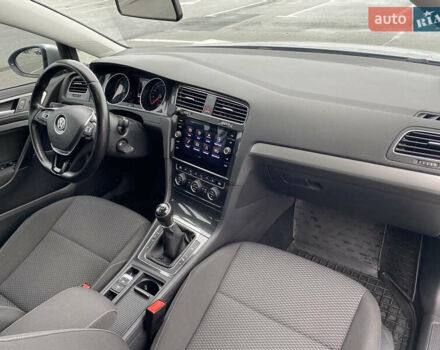 Серый Фольксваген Гольф, объемом двигателя 1.6 л и пробегом 280 тыс. км за 12400 $, фото 22 на Automoto.ua