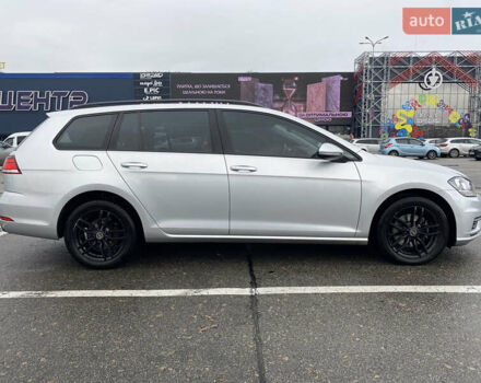 Серый Фольксваген Гольф, объемом двигателя 1.6 л и пробегом 280 тыс. км за 12400 $, фото 5 на Automoto.ua