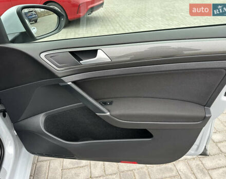 Серый Фольксваген Гольф, объемом двигателя 1.6 л и пробегом 148 тыс. км за 15500 $, фото 61 на Automoto.ua