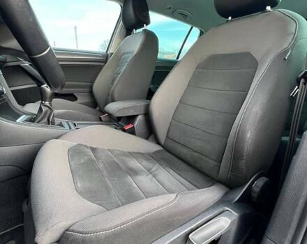 Серый Фольксваген Гольф, объемом двигателя 1.6 л и пробегом 214 тыс. км за 12490 $, фото 38 на Automoto.ua