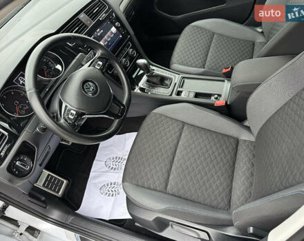 Серый Фольксваген Гольф, объемом двигателя 1.6 л и пробегом 148 тыс. км за 15500 $, фото 45 на Automoto.ua