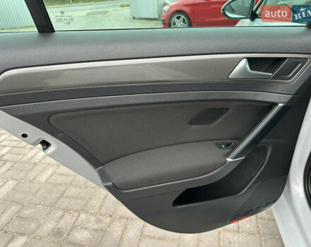 Серый Фольксваген Гольф, объемом двигателя 1.6 л и пробегом 148 тыс. км за 15500 $, фото 49 на Automoto.ua