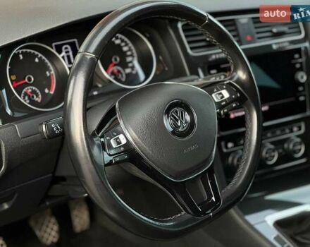 Серый Фольксваген Гольф, объемом двигателя 1.6 л и пробегом 214 тыс. км за 12490 $, фото 27 на Automoto.ua