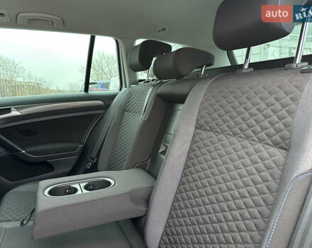 Серый Фольксваген Гольф, объемом двигателя 1.6 л и пробегом 148 тыс. км за 15500 $, фото 52 на Automoto.ua