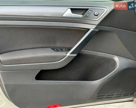 Серый Фольксваген Гольф, объемом двигателя 1.6 л и пробегом 214 тыс. км за 12490 $, фото 20 на Automoto.ua