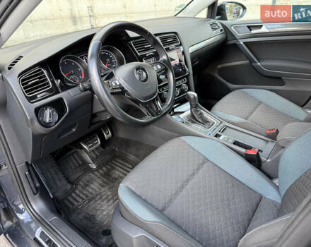 Сірий Фольксваген Гольф, об'ємом двигуна 2 л та пробігом 249 тис. км за 15999 $, фото 35 на Automoto.ua