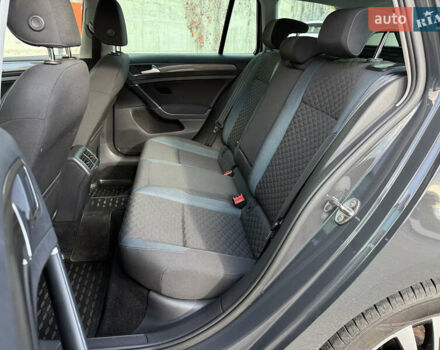 Сірий Фольксваген Гольф, об'ємом двигуна 2 л та пробігом 249 тис. км за 15999 $, фото 44 на Automoto.ua