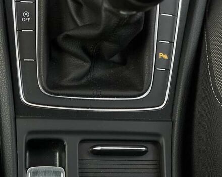 Серый Фольксваген Гольф, объемом двигателя 1.6 л и пробегом 214 тыс. км за 12490 $, фото 36 на Automoto.ua