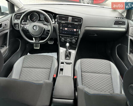 Серый Фольксваген Гольф, объемом двигателя 1.6 л и пробегом 148 тыс. км за 15500 $, фото 58 на Automoto.ua