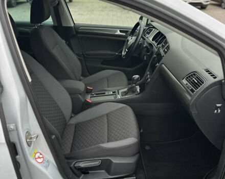 Серый Фольксваген Гольф, объемом двигателя 1.6 л и пробегом 148 тыс. км за 15500 $, фото 62 на Automoto.ua